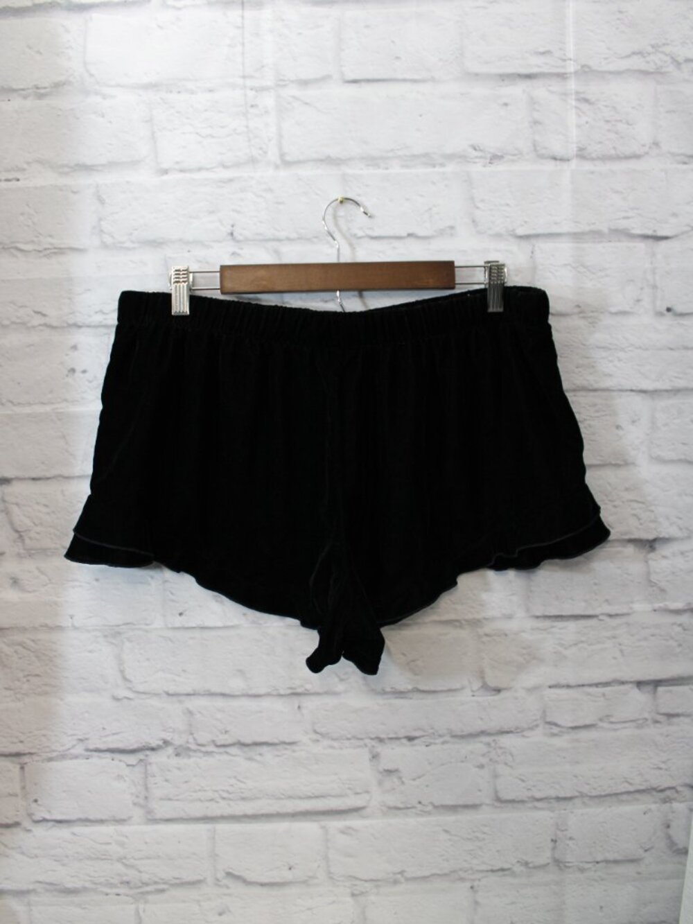 Victoria's Secret Velvet Ruffle Lounge Sleep Shorts Black Satin Bow Size Large - Picture 5 of 8